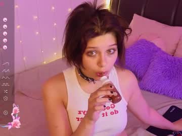 melan1e_ from chaturbate taken in 2024-08-07