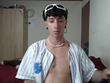 boy_fox_guys from chaturbate taken in 2025-03-23