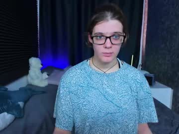 kiki_krash from chaturbate taken in 2025-03-19