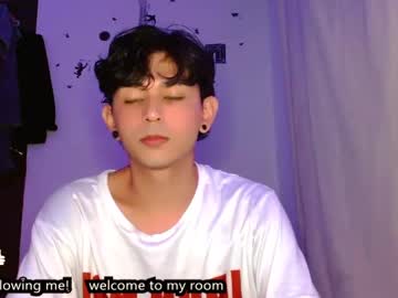 superlittlebluesky from chaturbate taken in 2025-03-08