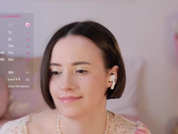 _female_essence_ from chaturbate taken in 2025-04-20