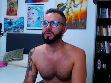 akiles_r from chaturbate taken in 2025-04-18