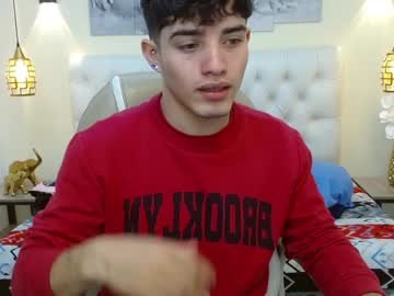 alejootwink_ from chaturbate taken in 2025-04-10