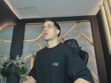 alexgiraldo_ from chaturbate taken in 2025-04-24