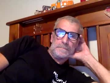 deanofflove2210 from chaturbate taken in 2025-04-16