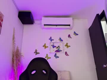 iamlola_ from chaturbate taken in 2025-04-24