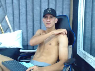 jakemoxley2 from chaturbate taken in 2025-04-28