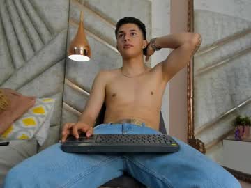liiamsmith from chaturbate taken in 2025-04-24