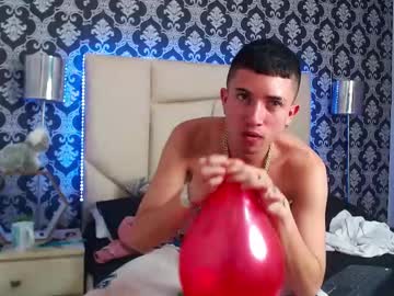 logan_walkerr from chaturbate taken in 2025-04-10