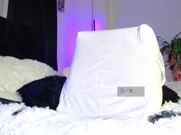 lylebennett_ from chaturbate taken in 2025-04-21