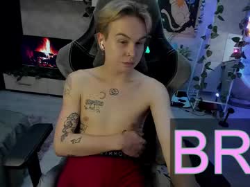 mattheww_showw from chaturbate taken in 2025-04-12