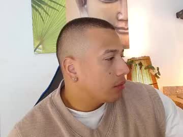 tom_muscle1 from chaturbate taken in 2025-04-24