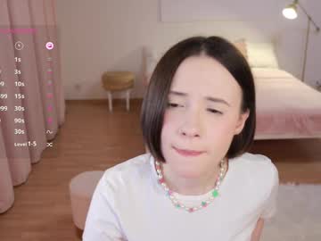 _female_essence_ from chaturbate taken in 2025-06-08