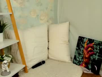 crystal_frost from chaturbate taken in 2025-06-02