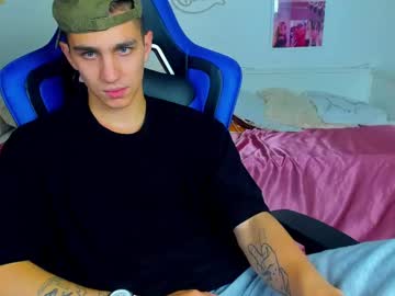 frank_mooree from chaturbate taken in 2025-06-27